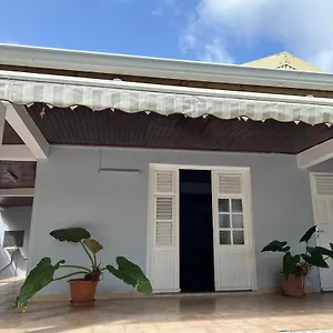 à Louer à En Martinique Sainte-Anne